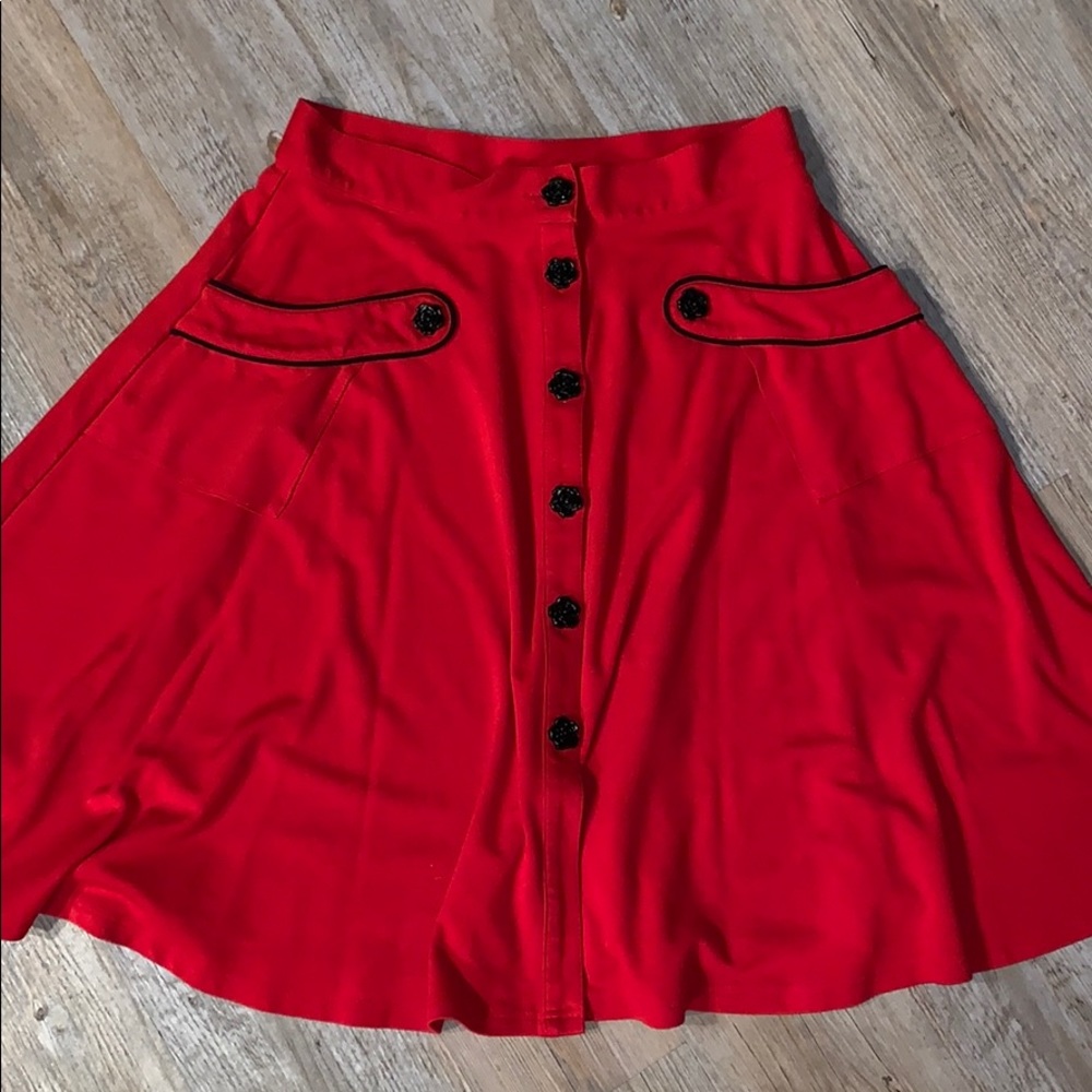 Vintage Red Skirt with cute flower buttons ❤️